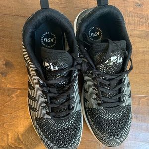 APL propelium techloom pro women sneakers size 9
